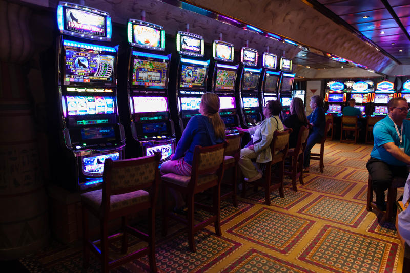 Загрузите игорное заведение и порты Glory Gambling Enterprise на эмулятор ПК.