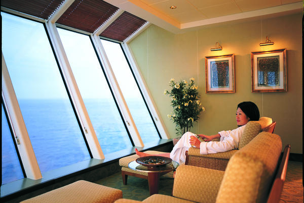 Lounging in the spa on Norwegian Star (Photo: Norwegian Cruise Line)