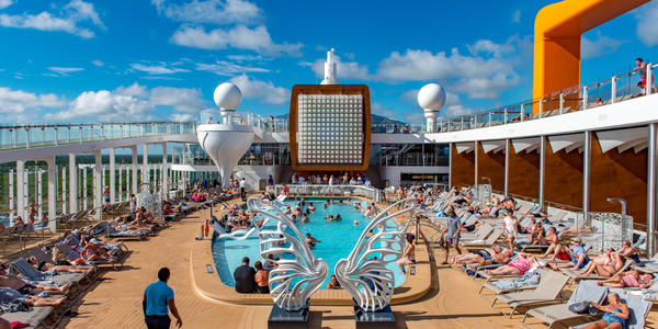 What not to do on a cruise ship pool deck